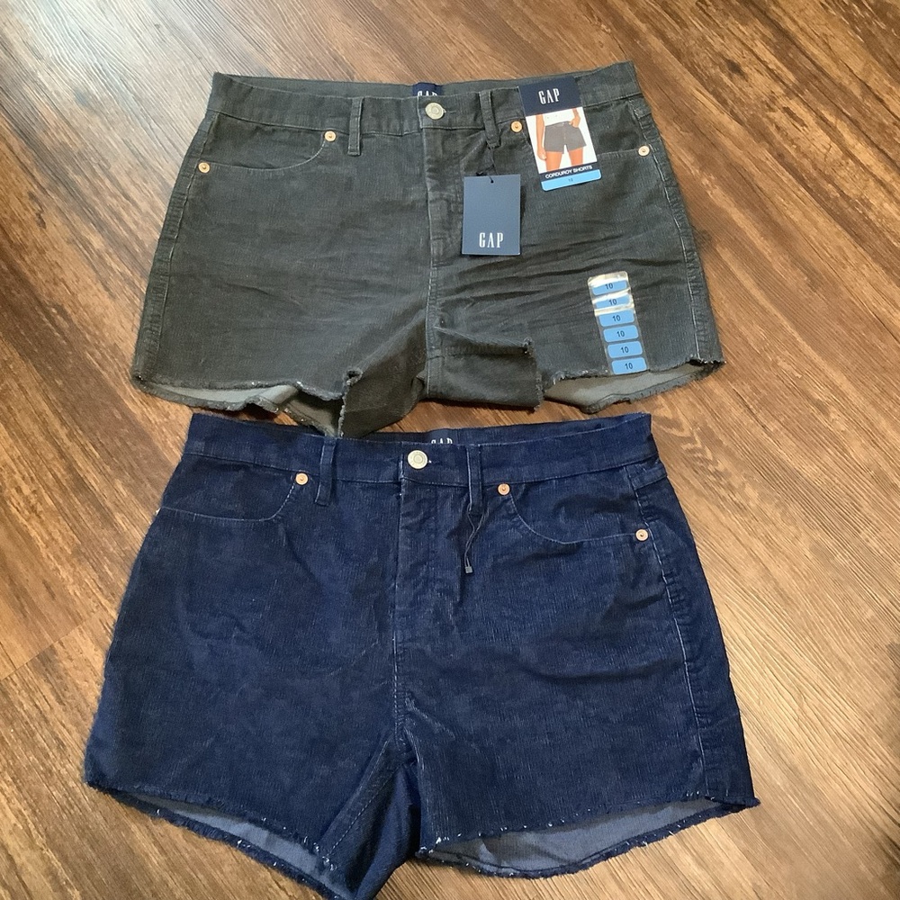 Gap women’s lot of 2pair gray NWT,navy courdoroy casual shorts both‎ size 10